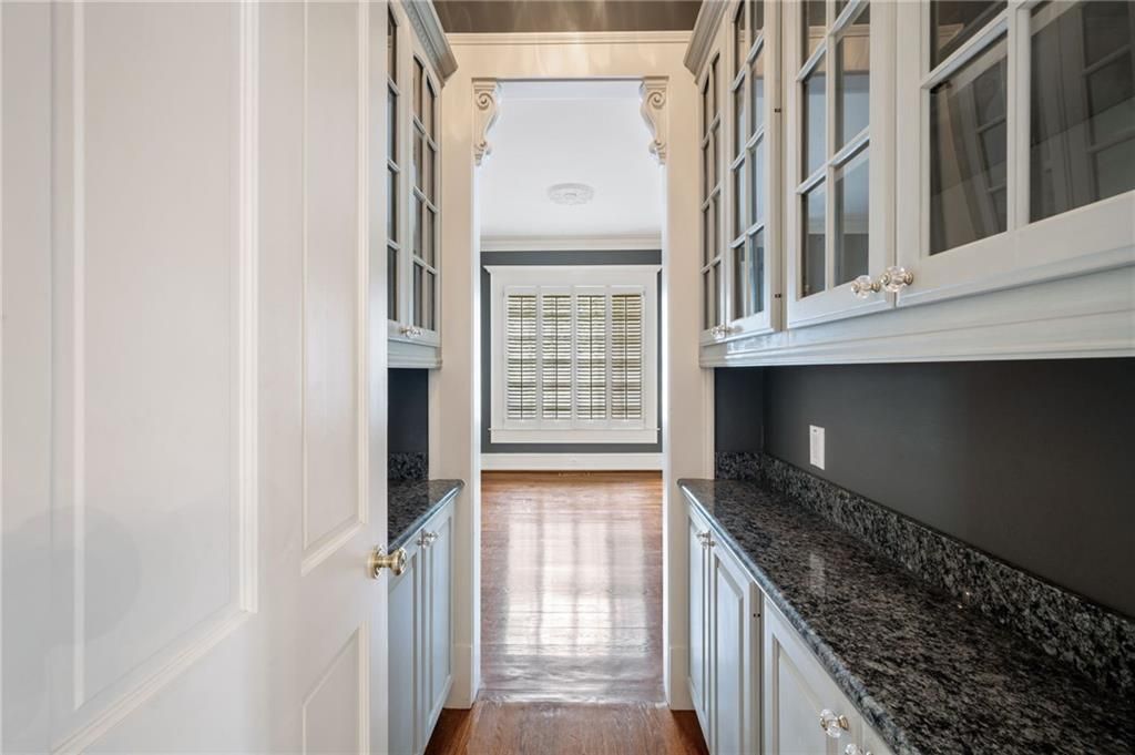 listing image 144