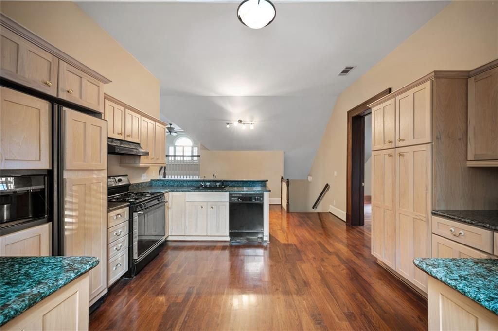 listing image 86