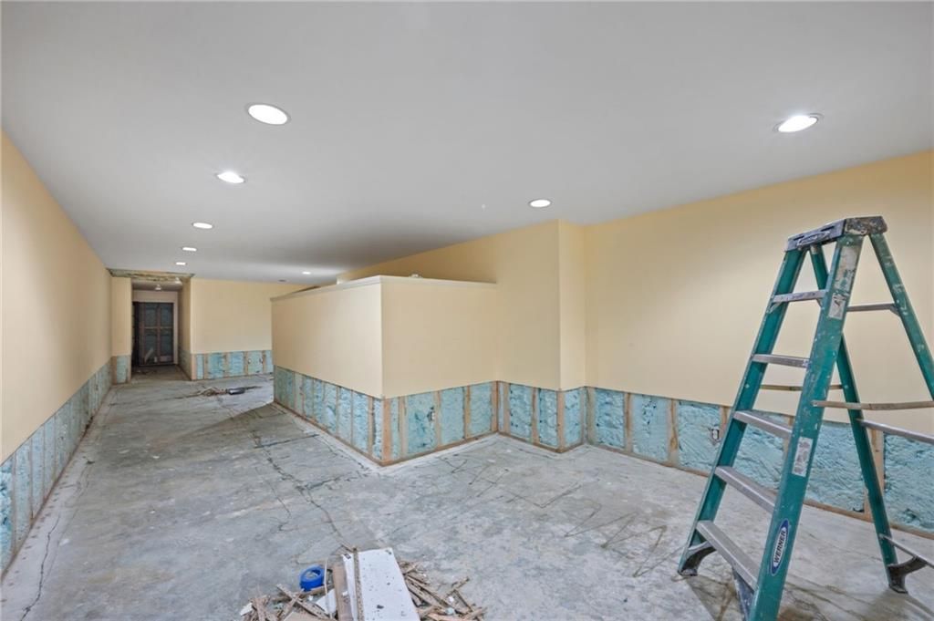 listing image 135