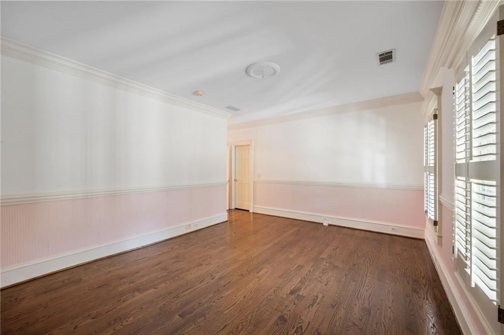 listing image 183