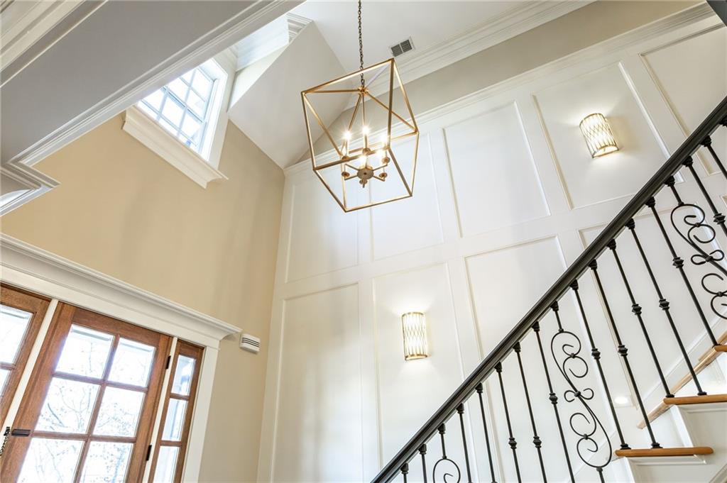 198 Blair Valley Drive NE