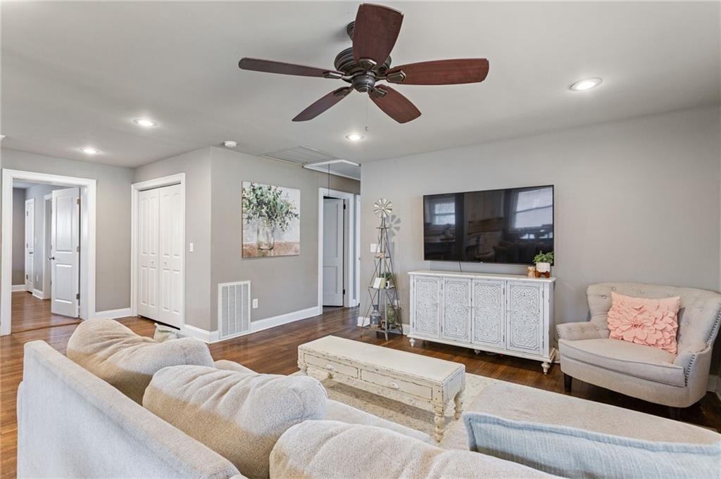 852 Frances Drive SE