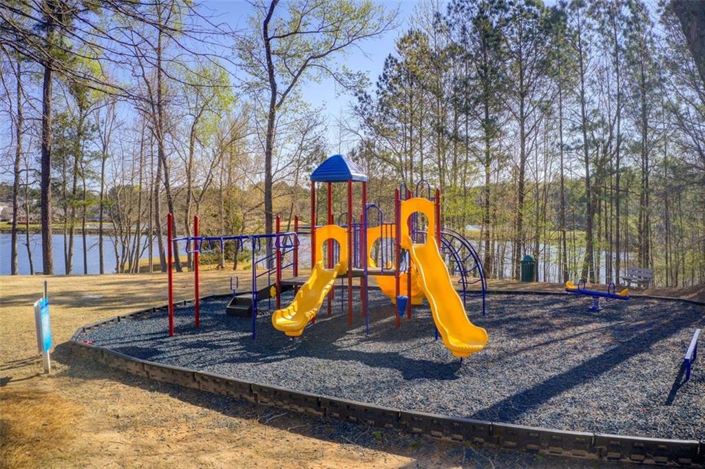 7933 Heathmore Drive, Fairburn, Georgia image 47