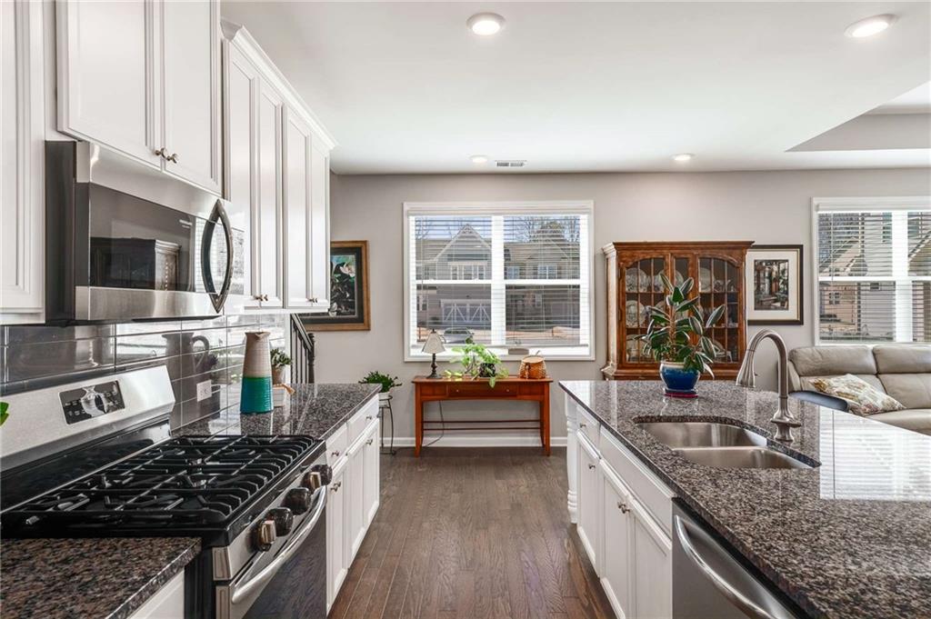 2910 Bishopstone Way, Cumming, Georgia image 16