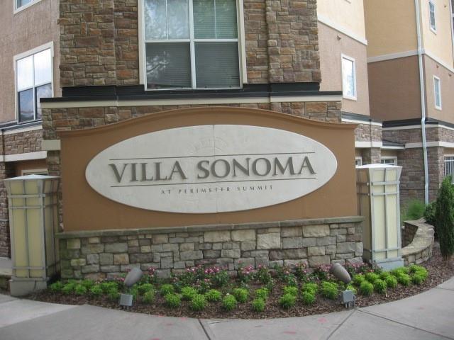 Beautiful 2 bedroom 1 bath Condo in a sort after Perimeter mall area of Dunwoody. Nice community with a Business center, a Gym, a club house and an outdoor pool. The Condo is less than a mile to the perimeter mall , nice restaurants and very close to highway 285. The unit have nice size bedrooms open to a private balcony with a gated parking garage.