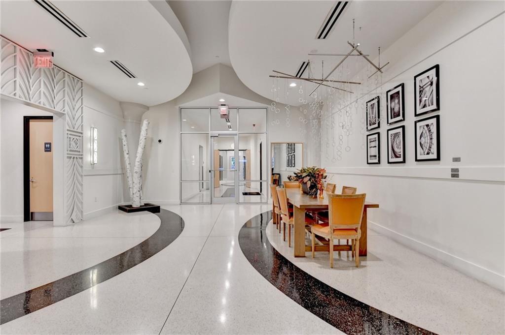 860 Peachtree Street NE 2209