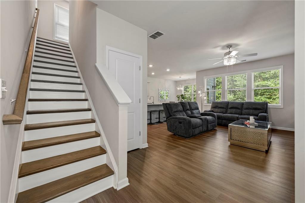 32 Westend Way