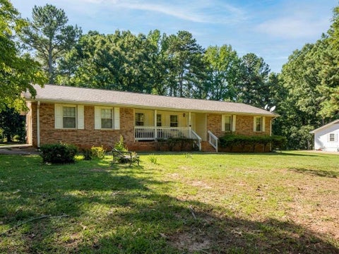 Homes For Sale - 160 Helen Lane<br/> Stockbridge, GA 30281