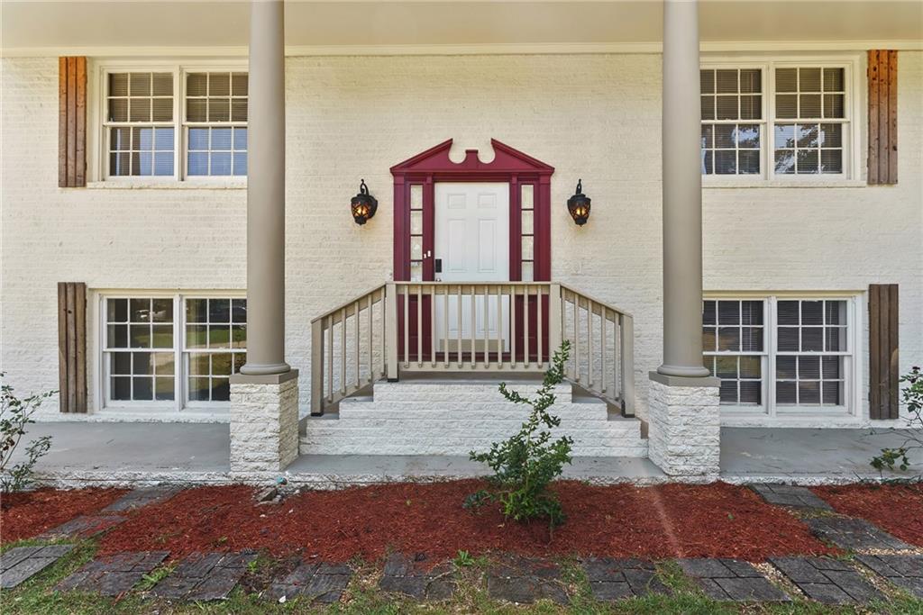 2988 Crestline Drive