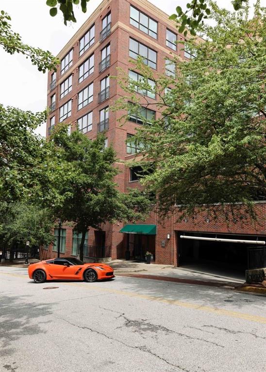 115 W Peachtree Place NW 501