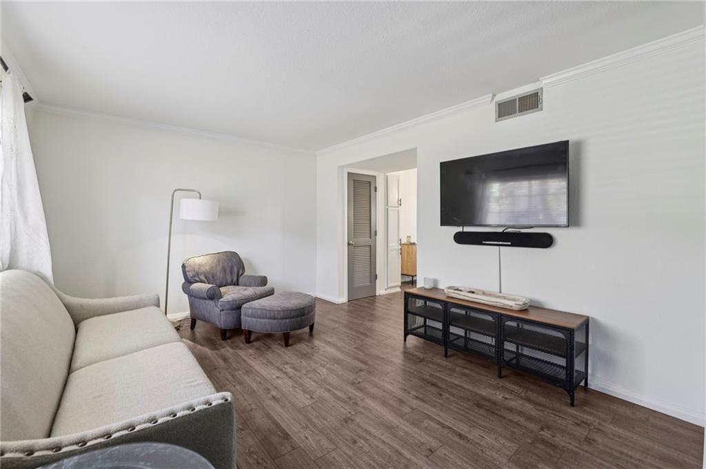 6940 Roswell Road A21