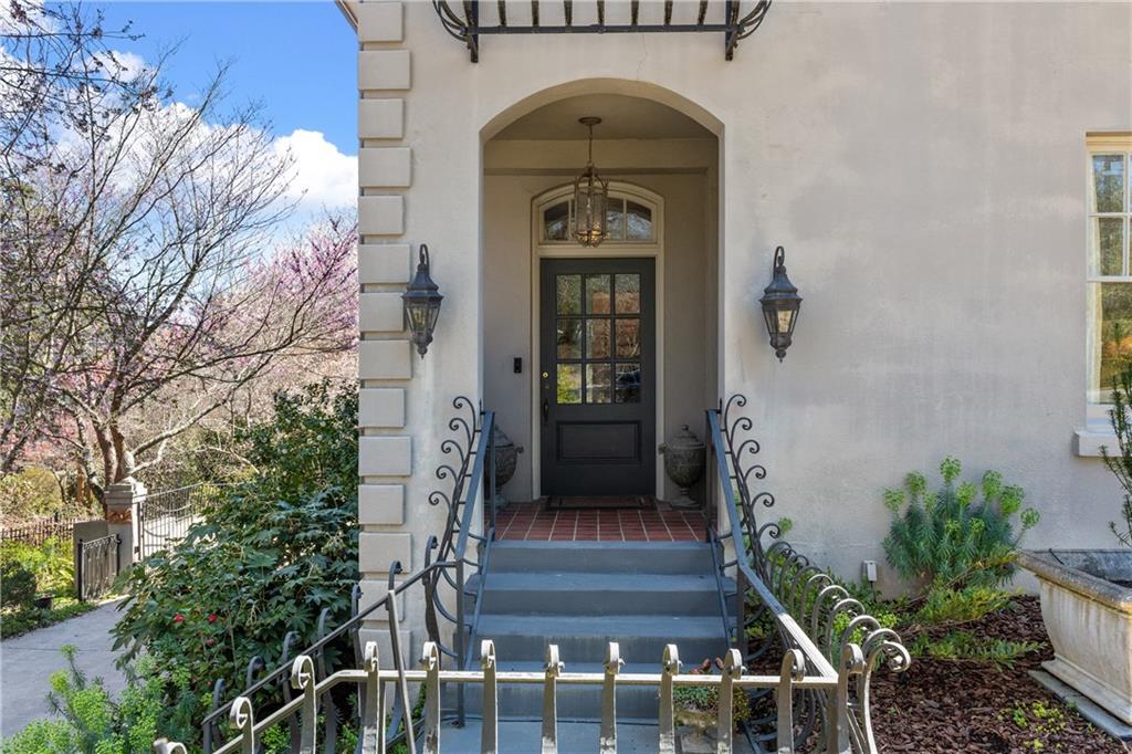 1209 Springdale Road NE