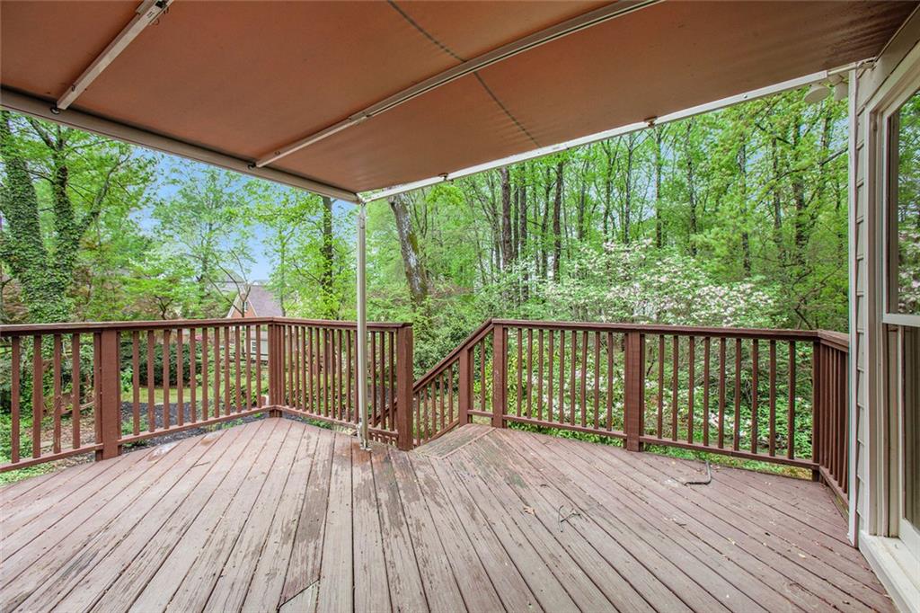 1235 Saint Ives Court, Suwanee, Georgia image 19
