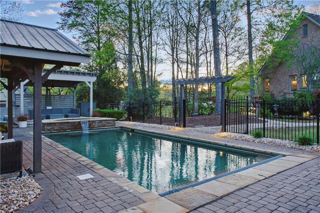 37 Ridgetop Court