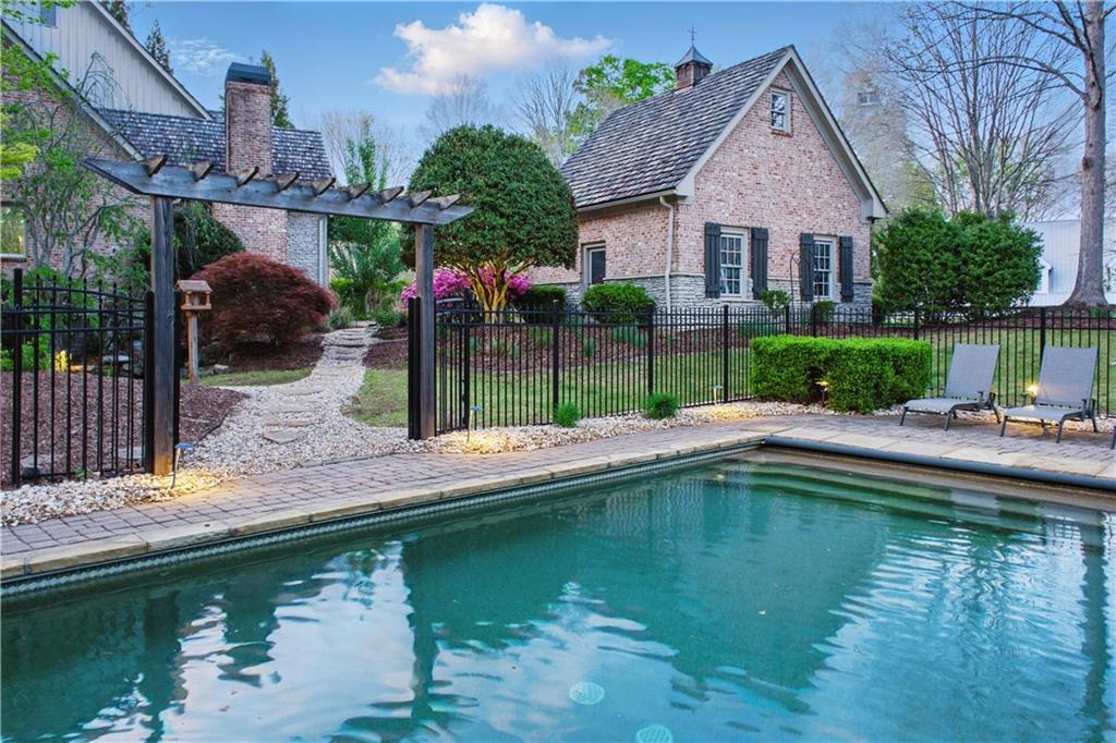 37 Ridgetop Court