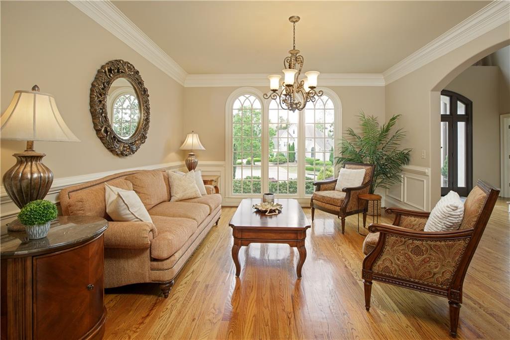 2049 Kinderton Manor Drive, Johns Creek, Georgia image 9