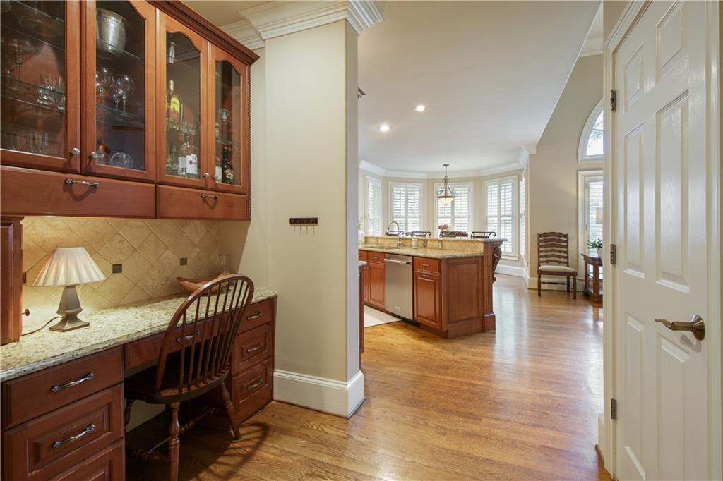 2049 Kinderton Manor Drive, Johns Creek, Georgia image 38
