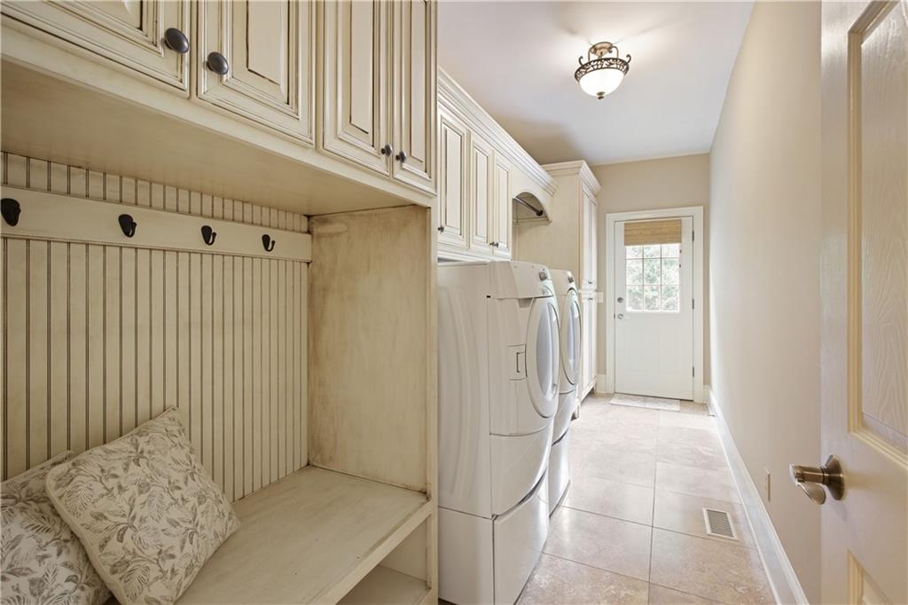 2049 Kinderton Manor Drive, Johns Creek, Georgia image 39