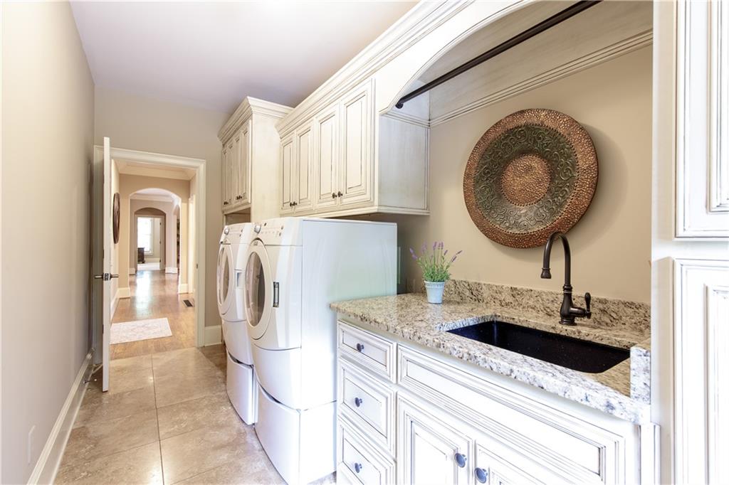 2049 Kinderton Manor Drive, Johns Creek, Georgia image 40