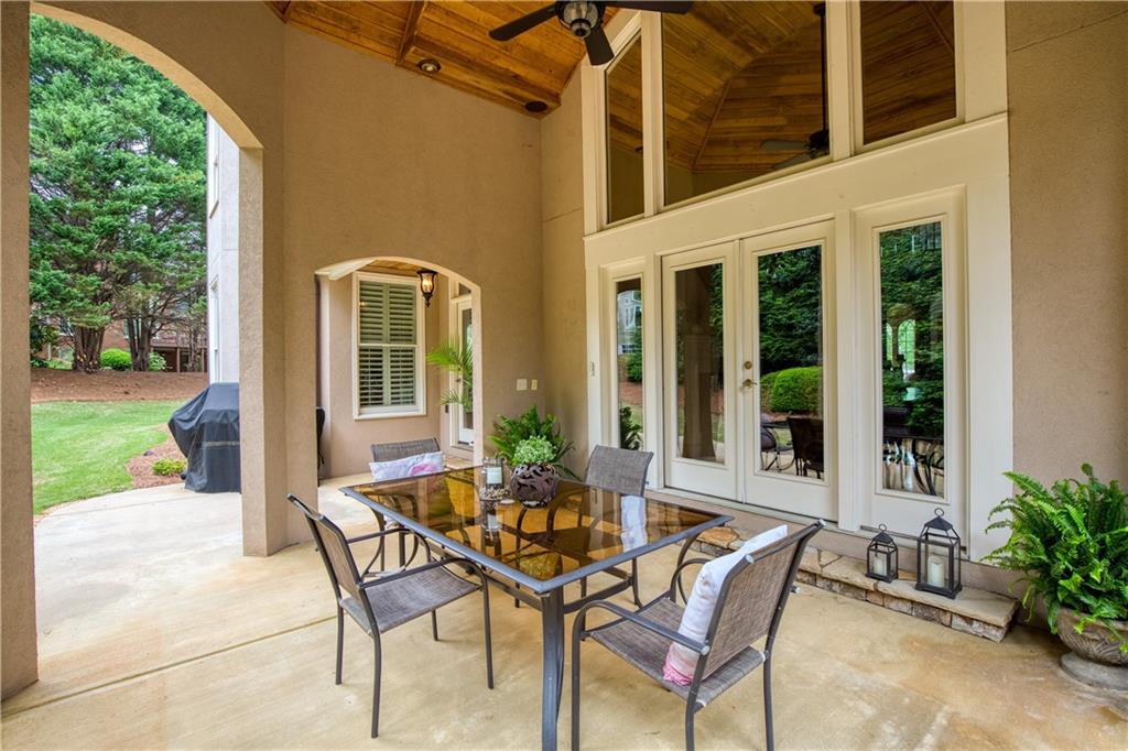 2049 Kinderton Manor Drive, Johns Creek, Georgia image 15