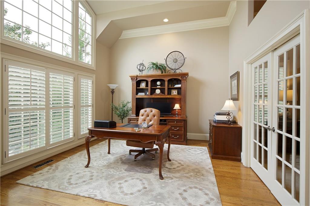 2049 Kinderton Manor Drive, Johns Creek, Georgia image 7