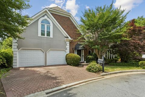 Homes For Sale - 4223 Wieuca Overlook<br/> Atlanta, GA 30342