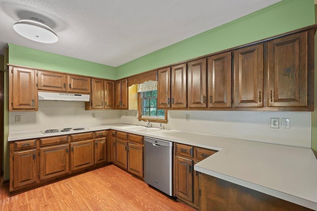 6287 Rosecommon Drive, Peachtree Corners, Georgia image 9