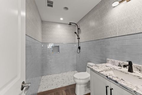 listing image 84
