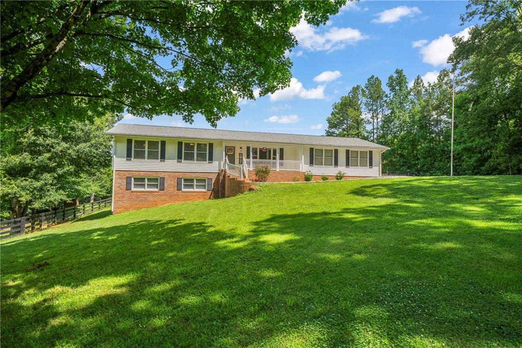 851 Lacy Road