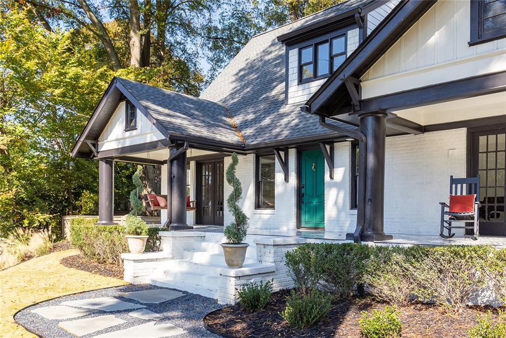 602 Yorkshire Road NE