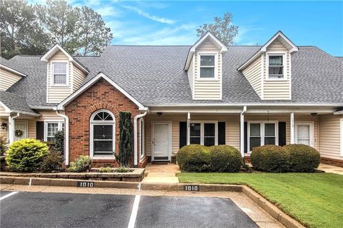 Photo of 1010 Sasha Lane, Roswell, GA 30075 (MLS # 7640072)