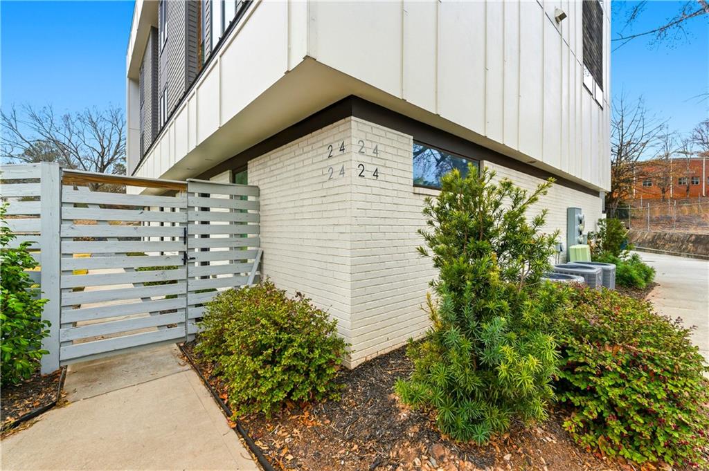 2424 Memorial Drive SE 7