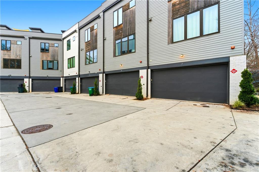 2424 Memorial Drive SE 7