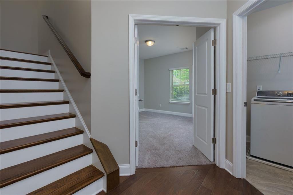 569 Mirrormont Drive