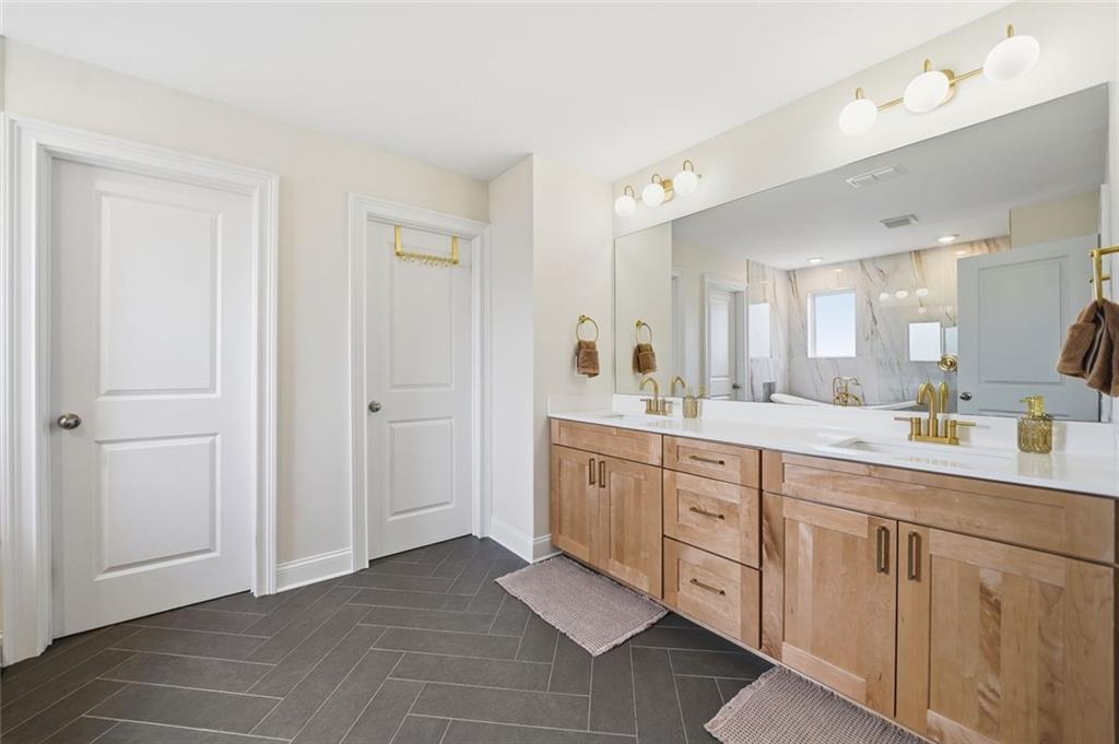 ESTATES AT RIVERSIDE - Residential