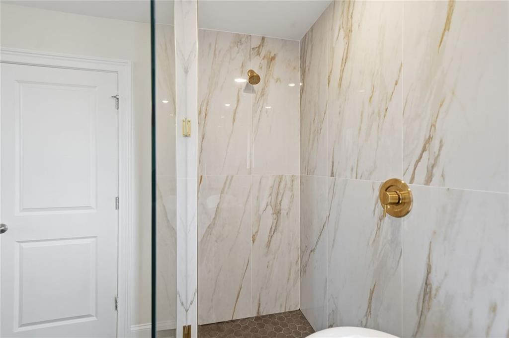 ESTATES AT RIVERSIDE - Residential