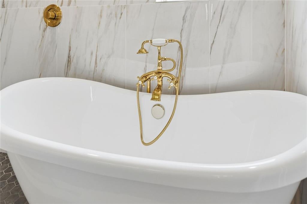 ESTATES AT RIVERSIDE - Residential