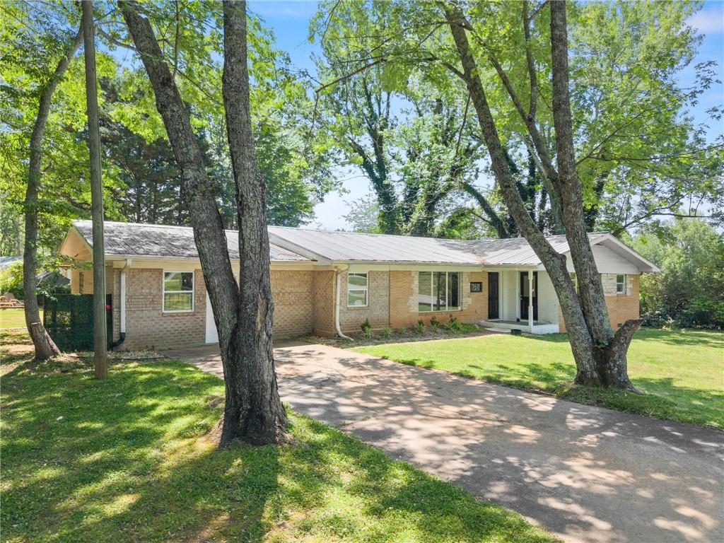 1076 Highway 9 N