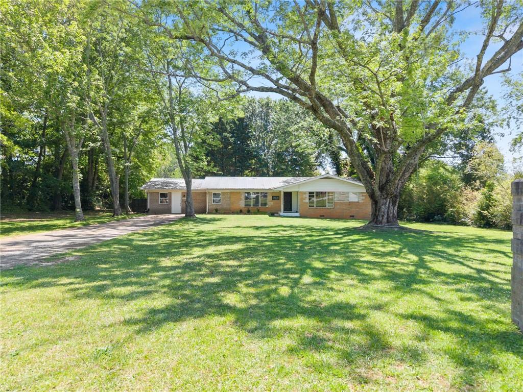 1076 Highway 9 N