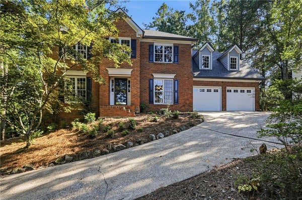 2696 S ARBOR DR, MARIETTA, GA 30066 - Image 3ac29ad184073bde378a0ef0e1cdfe5e/613584