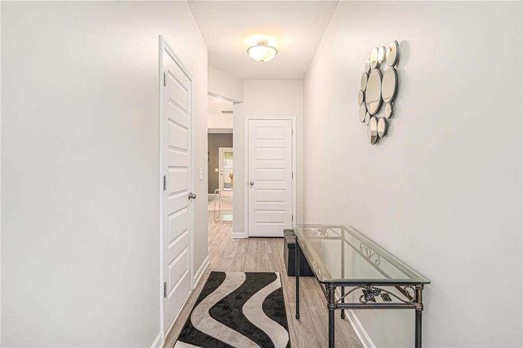 2140 Ravencliff Drive, Austell, Georgia image 3