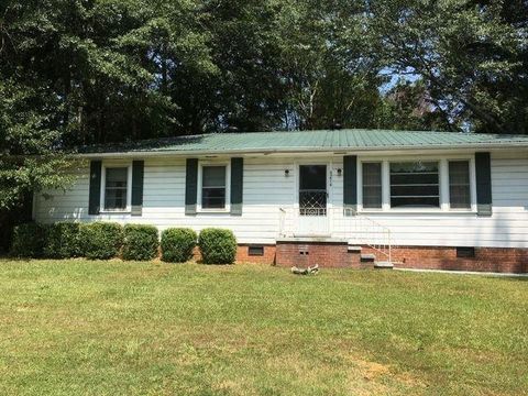 A home in Powder Springs