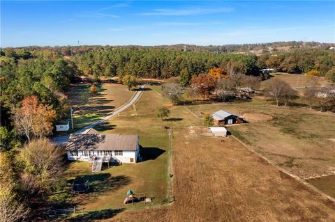 A home in Adairsville