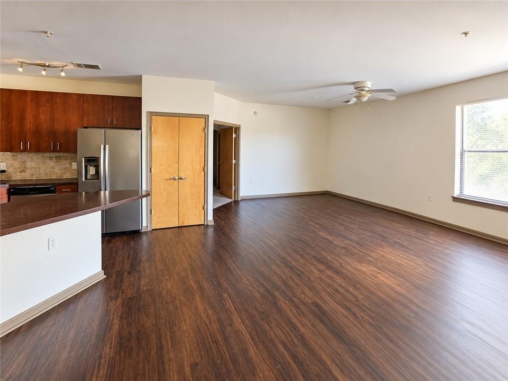 898 Oak Street SW 1215