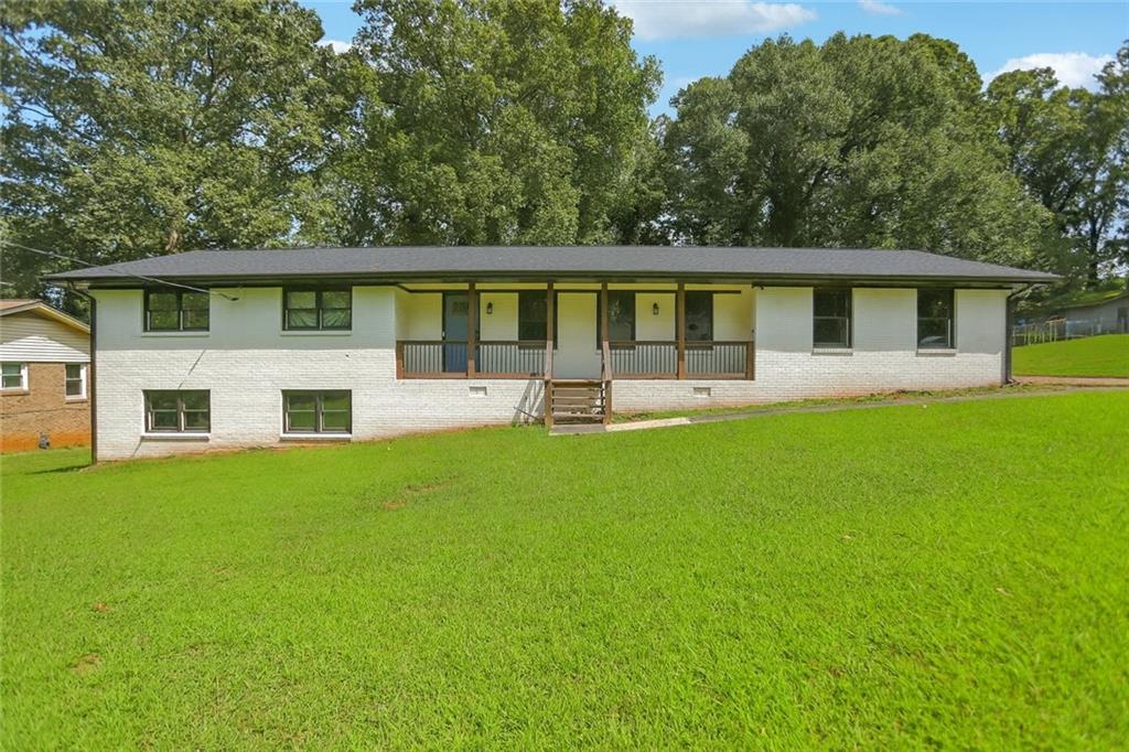 Investors and CASH buyers Special – No HOA, No Rental Restrictions!
Don’t miss this gem at 4130 Windrock Dr, Ellenwood — a beautiful ranch-style home with a partially finished basement, perfect for investors, cash buyers, or anyone looking for strong rental or resale potential.
Step inside to an open kitchen floor plan overlooking the family room, creating a welcoming space for gatherings and everyday living. The home features vinyl and carpet flooring throughout, making it low-maintenance and ready for your updates.
Outside, you’ll find a huge front and back yard, ideal for entertainment, family fun, or future improvements. With no HOA and no rental restrictions, this property offers unmatched flexibility for short-term rentals, long-term tenants, or a quick value-add renovation.
Serious buyers — opportunities like this don’t last long. Schedule your private showing today and secure this prime Ellenwood investment!