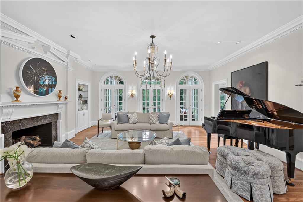 400 Windship Place