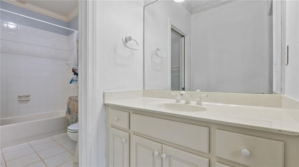 5560 Stoneleigh Drive, Suwanee, Georgia image 42