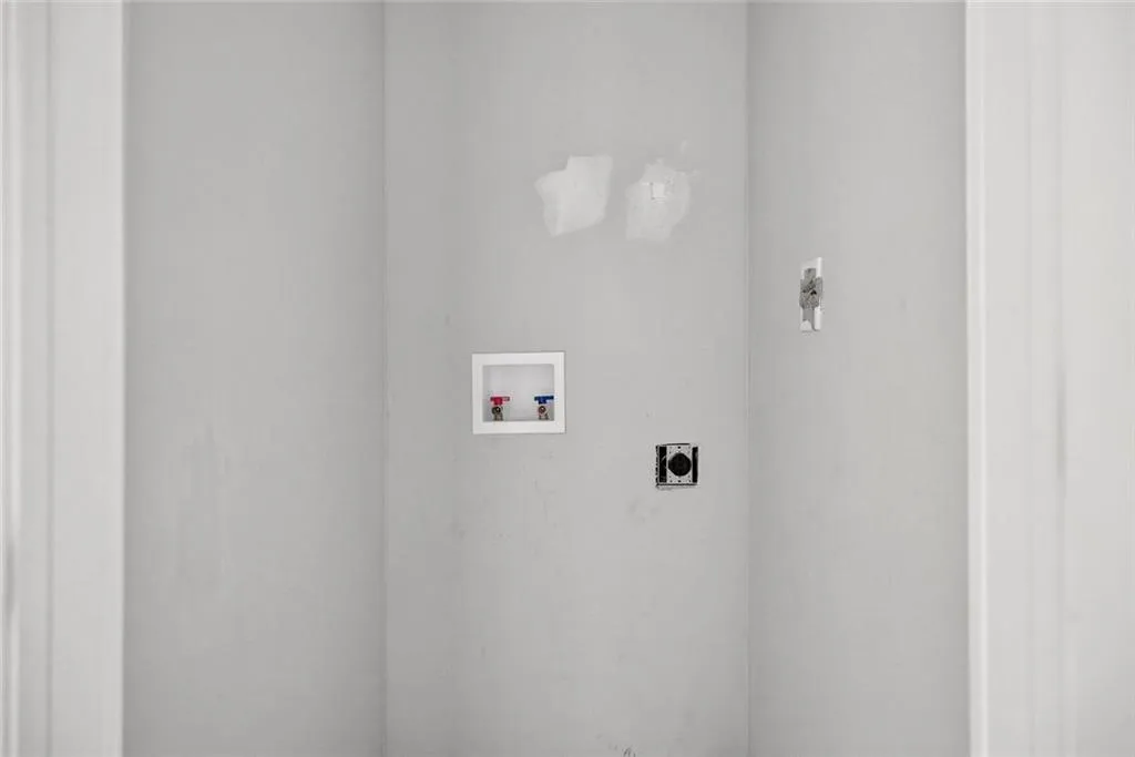 Decatur, Georgia 30032, United States, 4 Bedrooms Bedrooms, ,3 BathroomsBathrooms,Residential,Active,205791