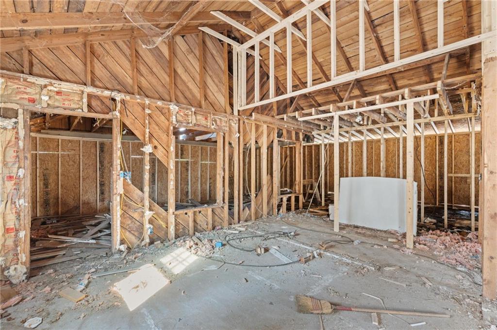 750 Matilda Place NW