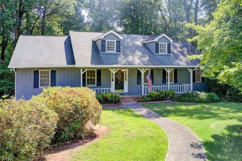 682 Ridgeview Drive SW Lilburn GA 30047